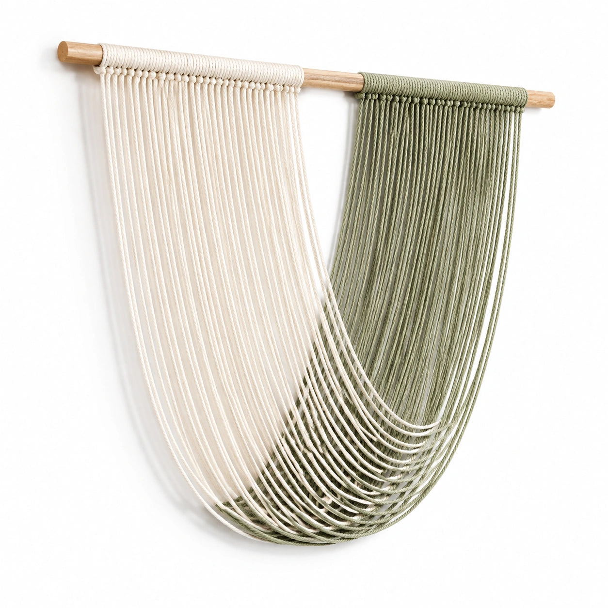 Décoration murale suspendue 100 x 120 cm en corde textile écru vert sauge avec barre en bois style bohème